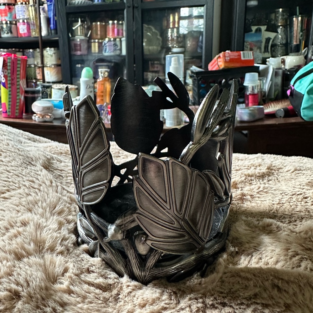 Bath&Body Works leaves 🍂 metal 4oz candle holder
